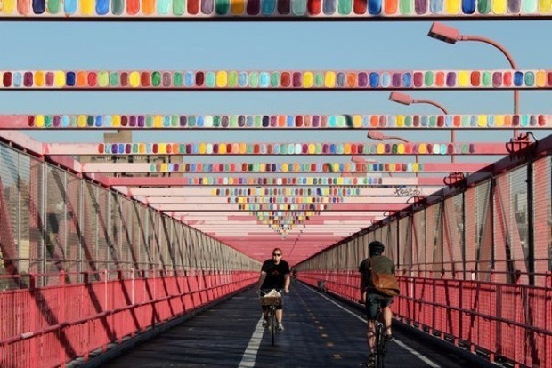 Proportional_620_proportional_710_baji-lives-williamsburg-bridge